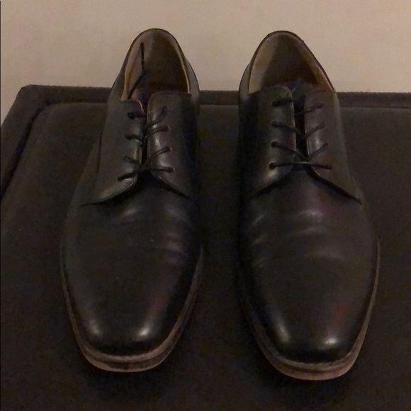 Black dress shoes, size 9 - Picture 2 of 3